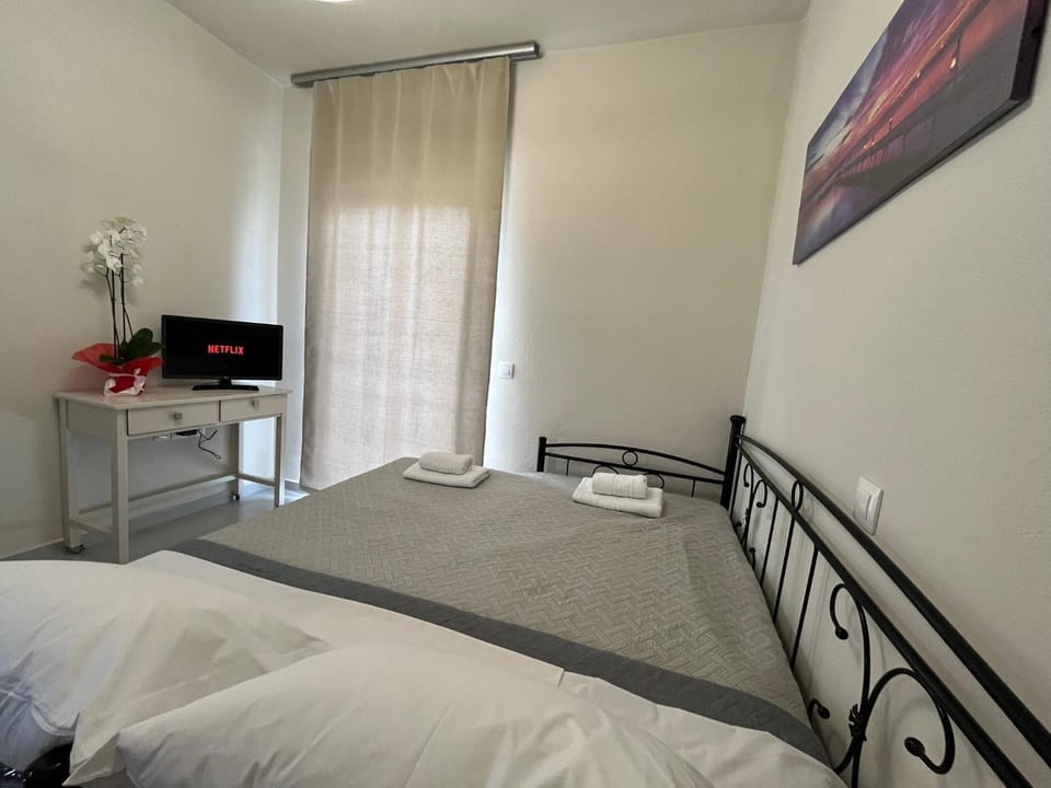 Bed, TV and multimedia