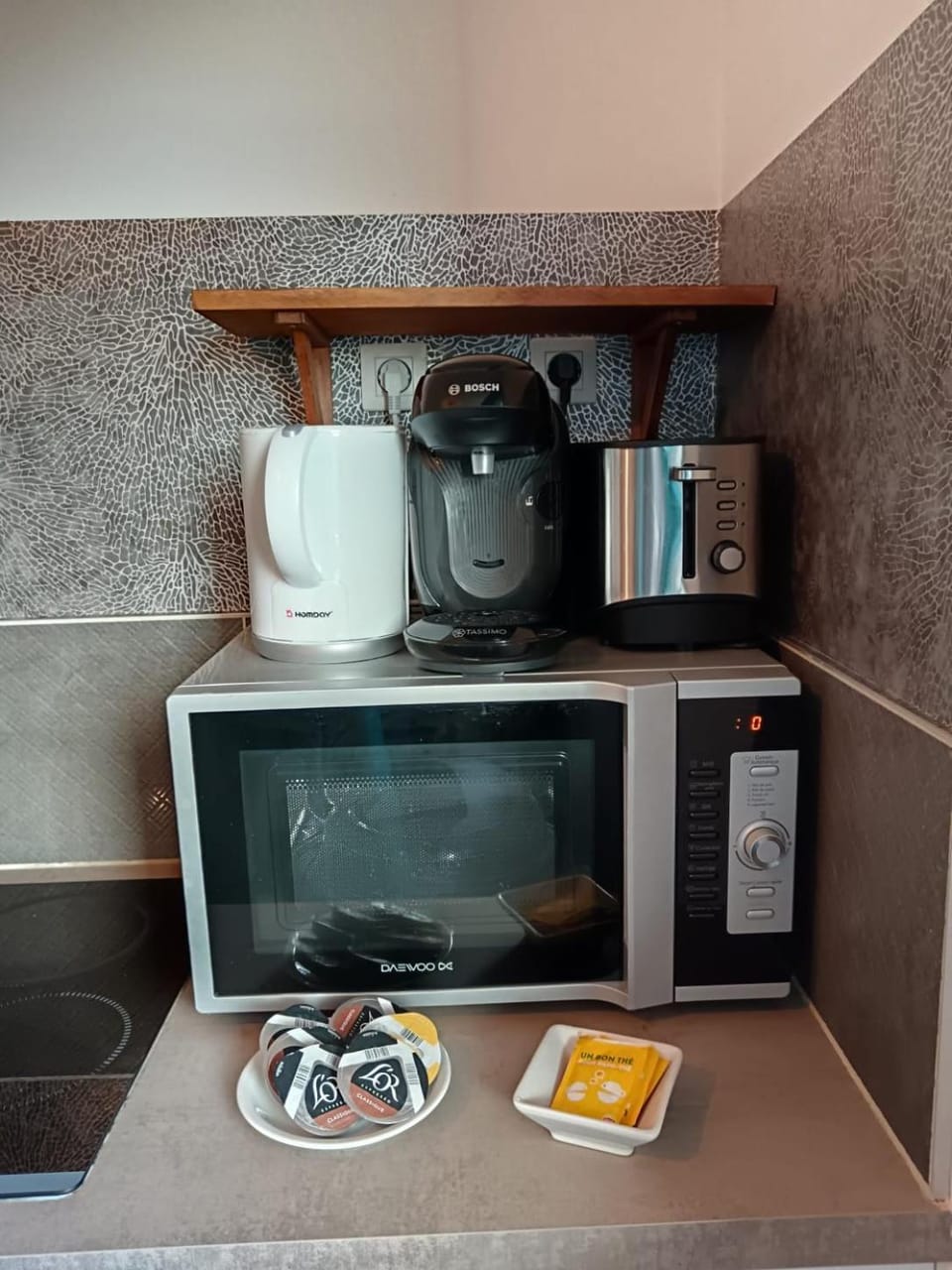 Coffee/tea facilities