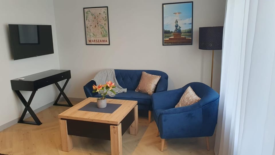 TV and multimedia, Seating area, Evening entertainment