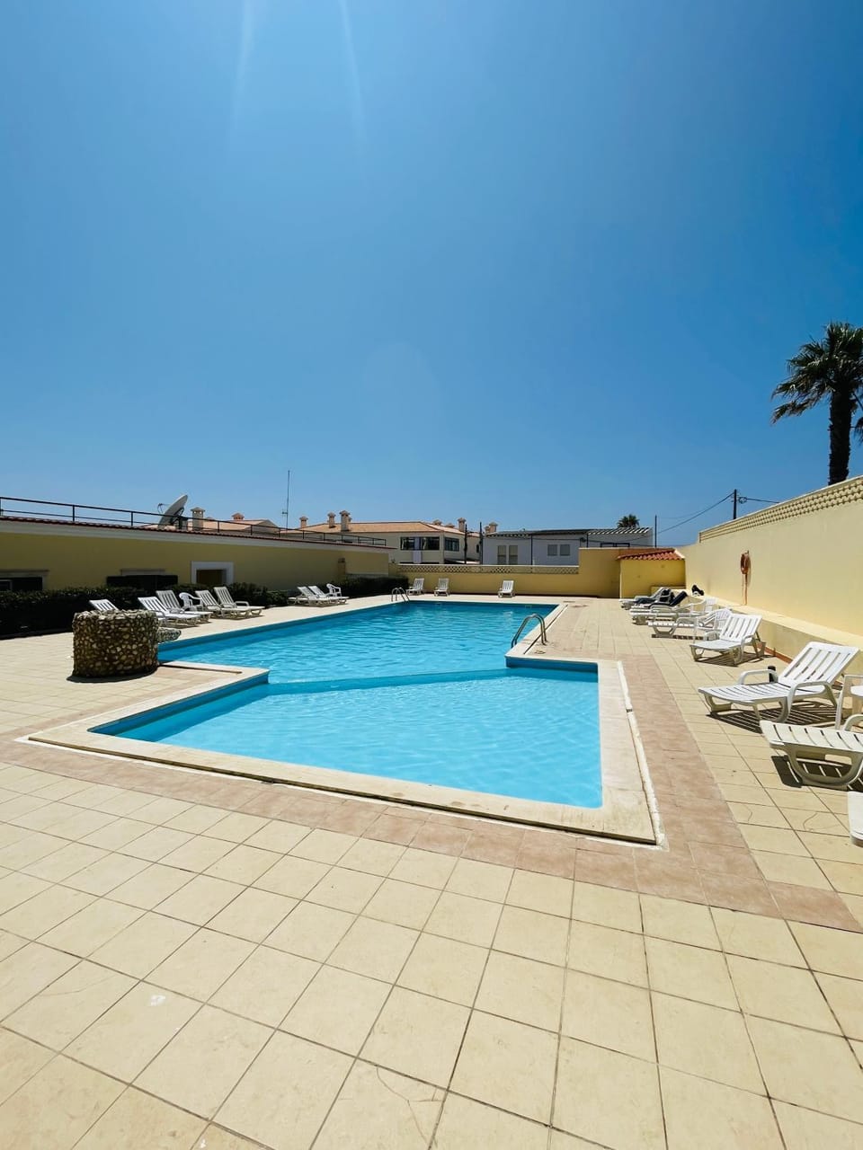 Pool view, Swimming pool, sunbed