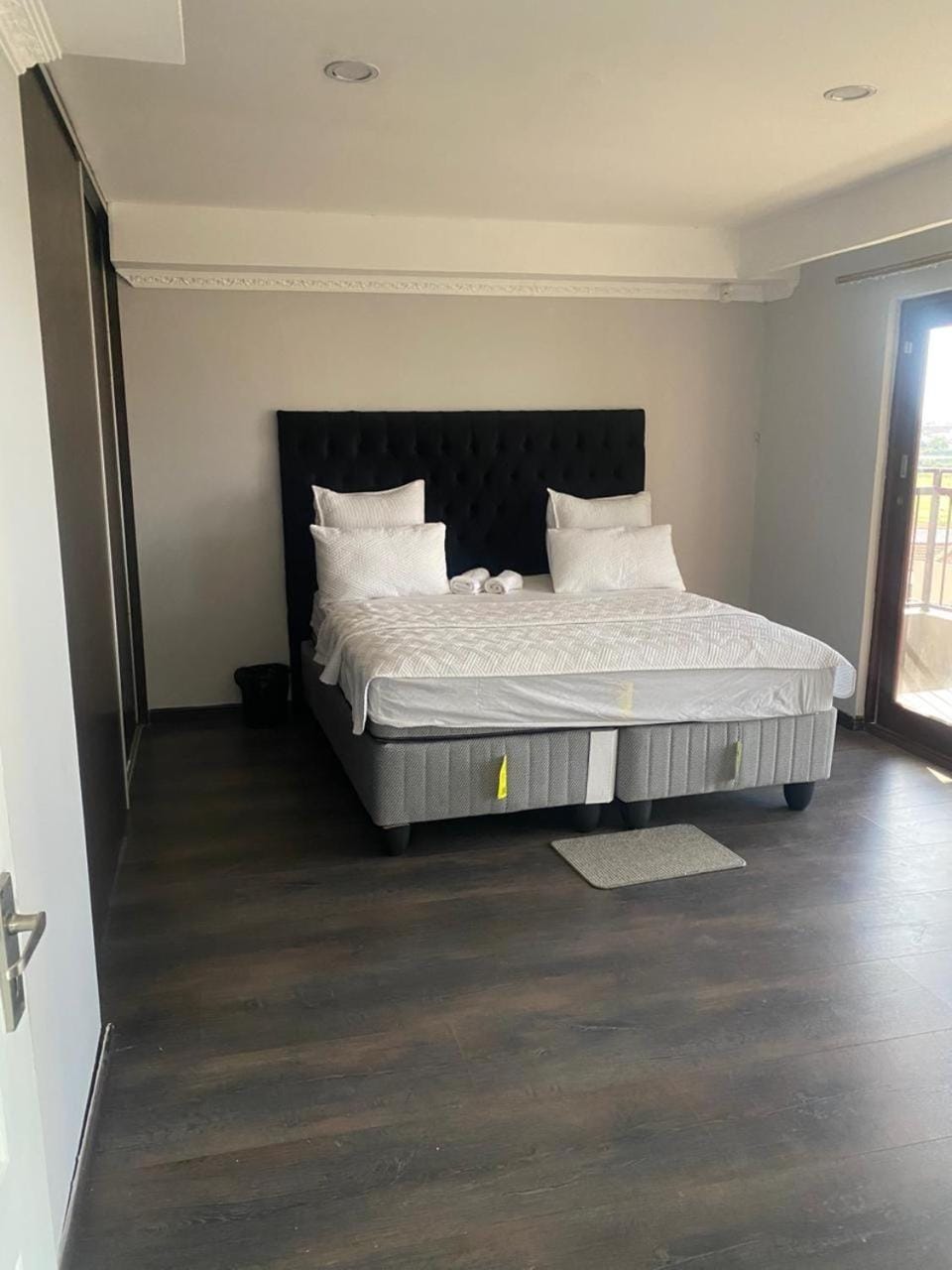 Silent corner guest house Bed and Breakfast in Roodepoort