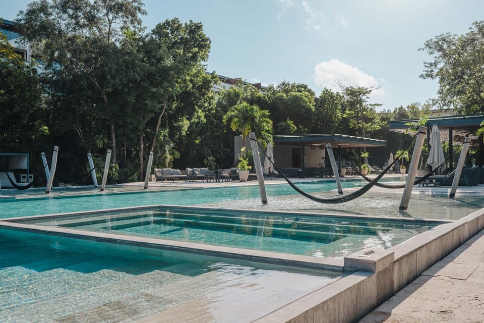 Hot Tub, Swimming pool