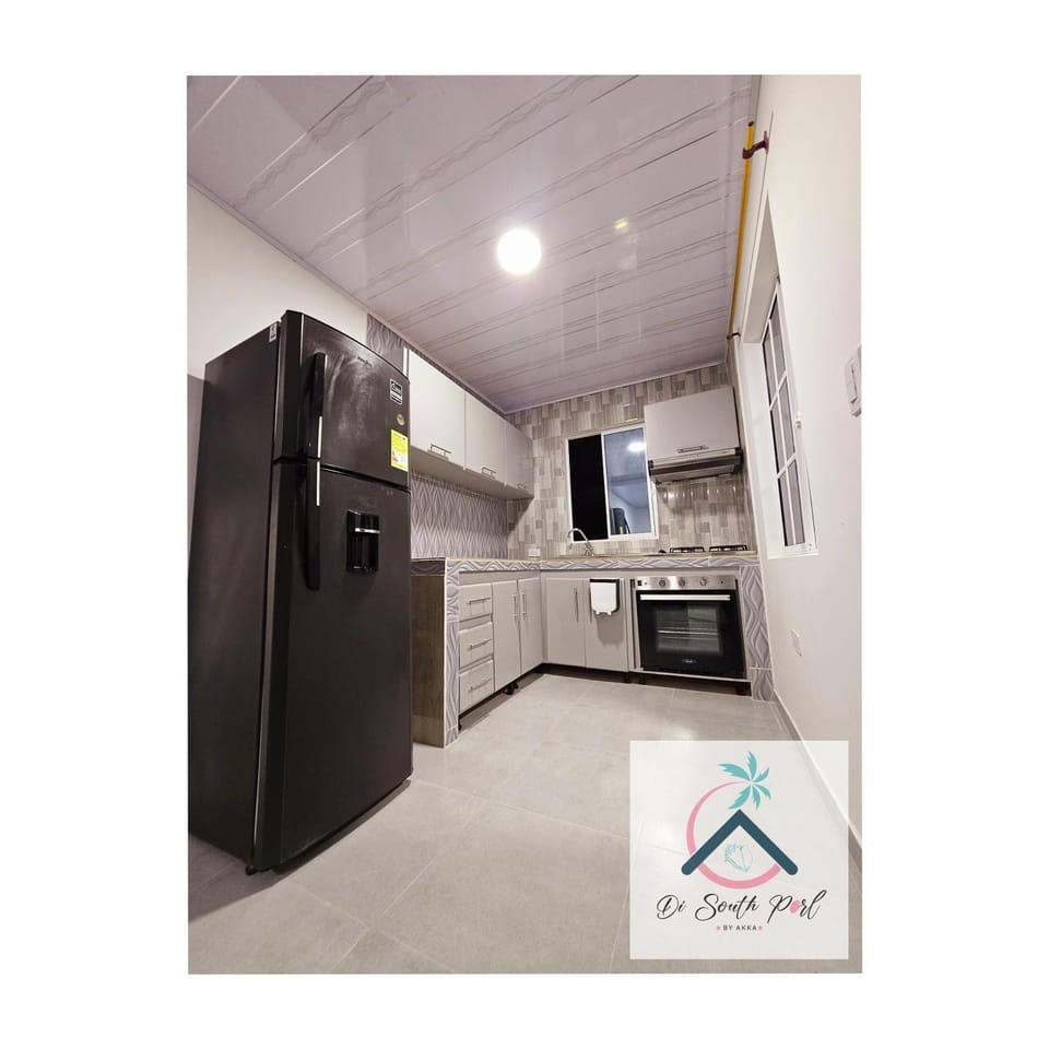 Kitchen or kitchenette, Kitchen or kitchenette, oven