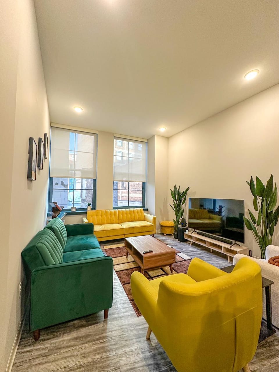 Your Downtown Oasis, Pool Gym in Building Steps from Dining and Top Sights Apartment in Cleveland Heights