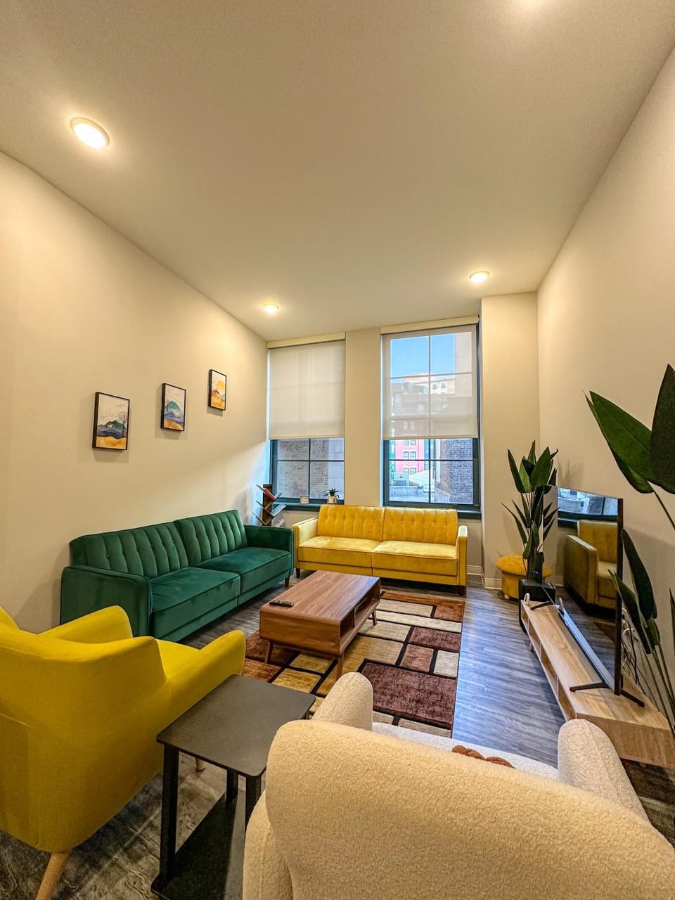 Your Downtown Oasis, Pool Gym in Building Steps from Dining and Top Sights Apartment in Cleveland Heights