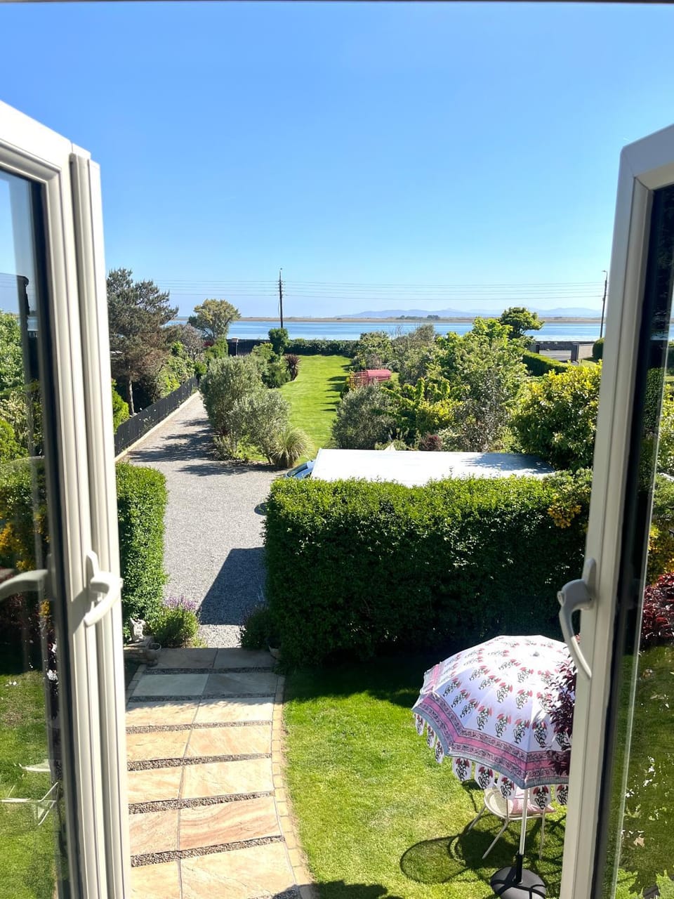 Property building, Seating area, Sea view, Sea view, Seasons