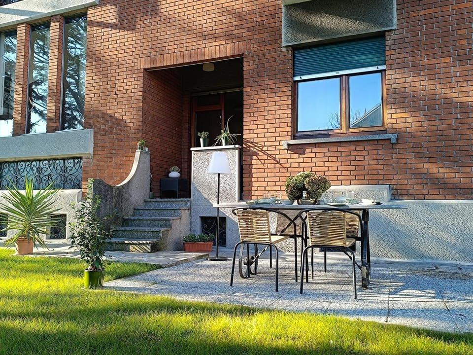 Property building, Garden, View (from property/room), Balcony/Terrace, Dining area, Garden view