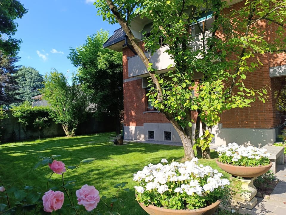 Property building, Garden, Garden view