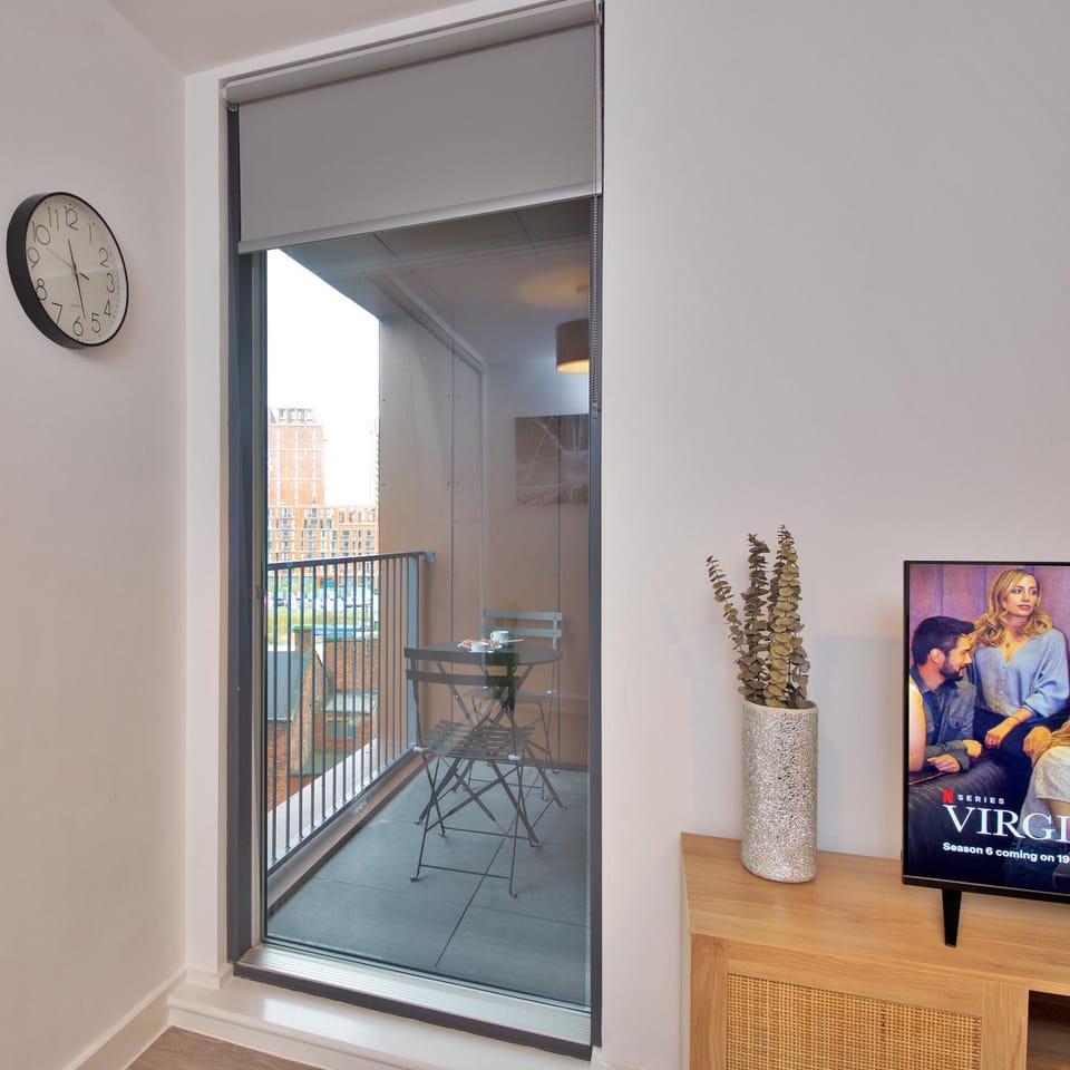 Communal lounge/ TV room, TV and multimedia, Balcony/Terrace, Dining area