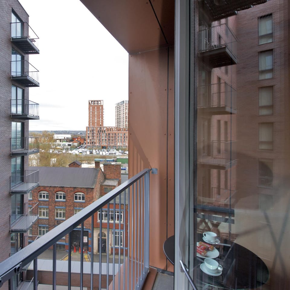 Property building, Patio, Day, View (from property/room), Balcony/Terrace, City view