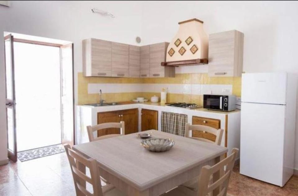 Casa Viola Apartment in Canneto