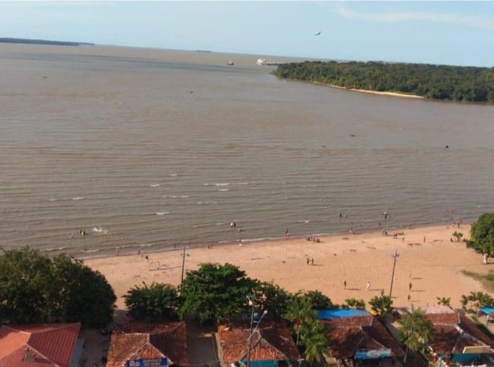 Apartamento de frente para praia Apartment in Belém
