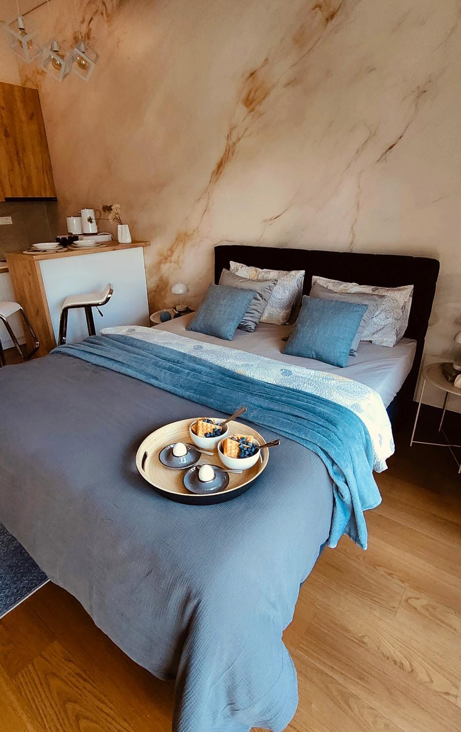 Bed, Kitchen or kitchenette, Dining area