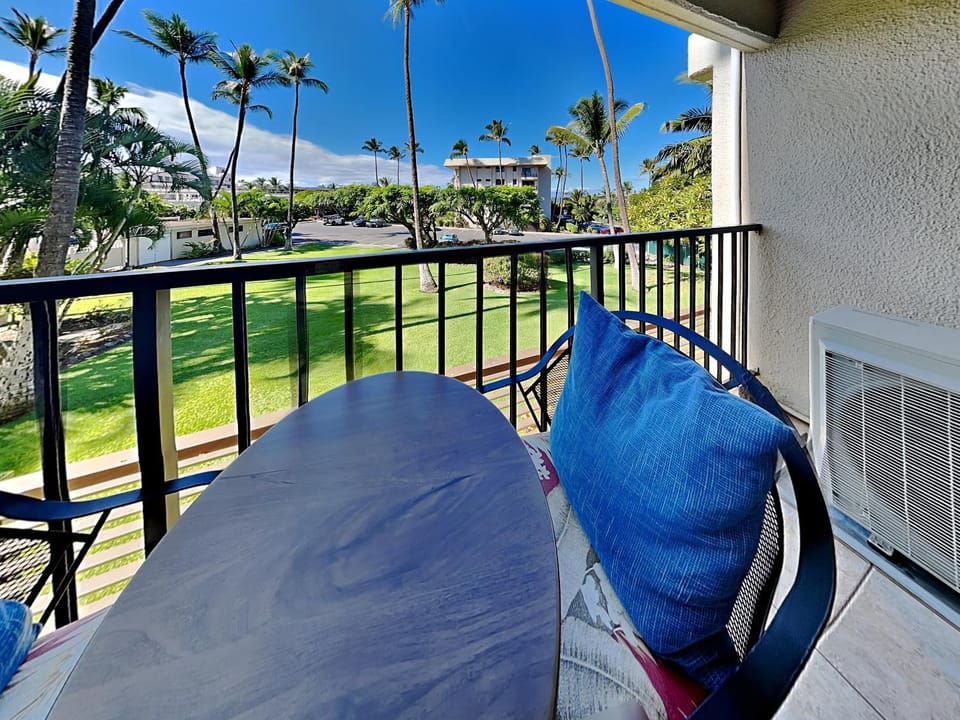 Balcony/Terrace, Seating area, Garden view, air conditioner