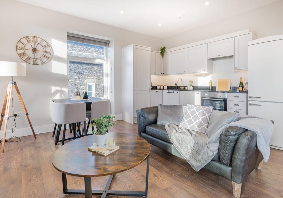 Kitchen or kitchenette, Living room, Dining area