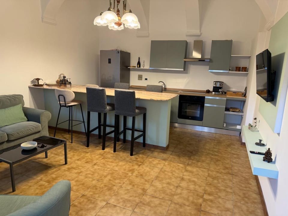 Kitchen or kitchenette, Communal kitchen