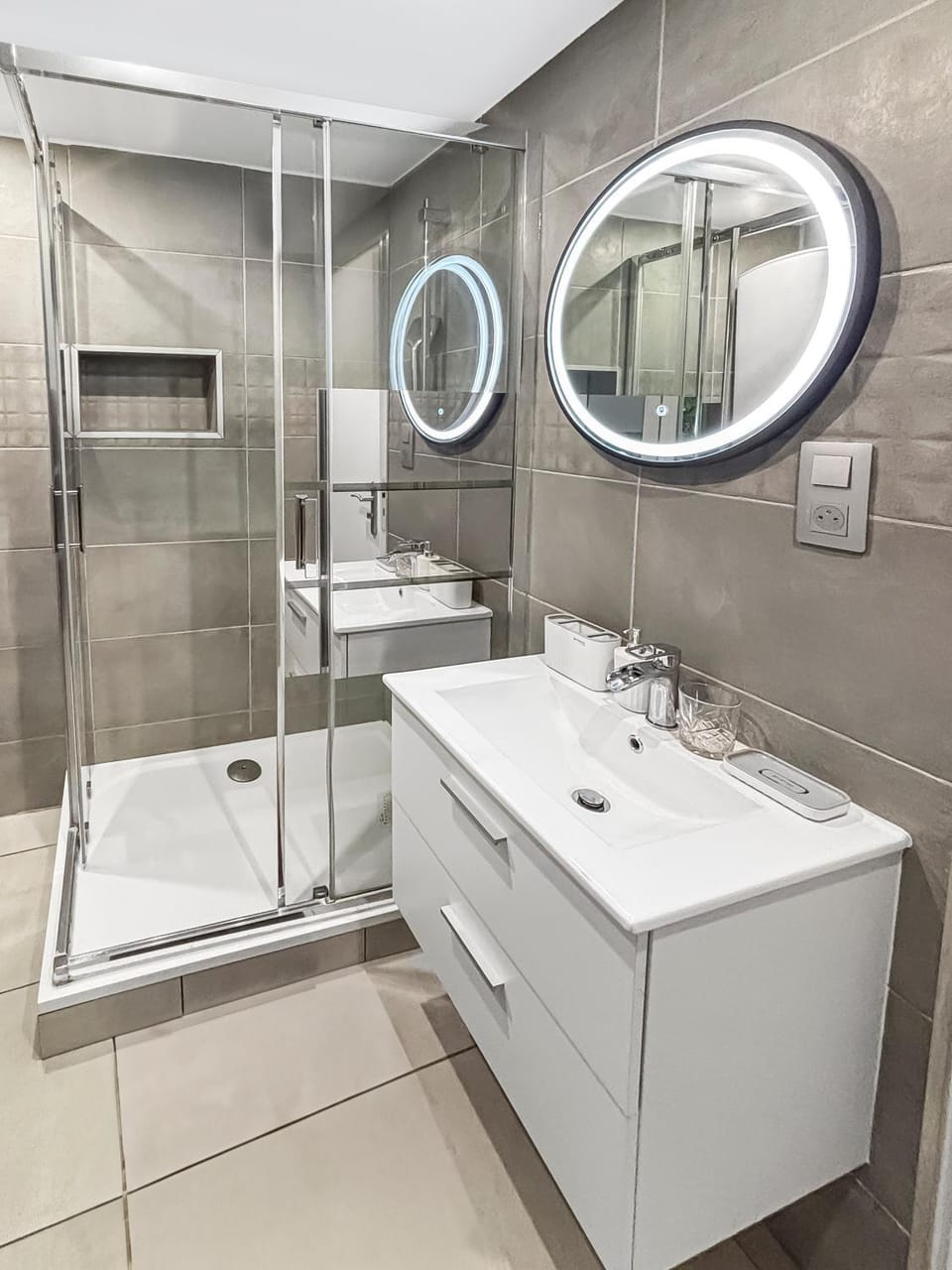 Shower, Bathroom