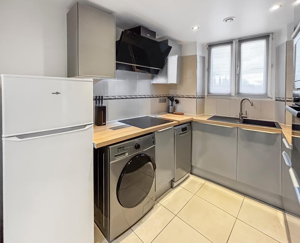 dishwasher, oven, stove, washing machine