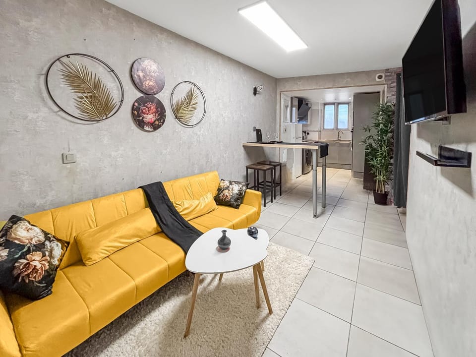 Communal lounge/ TV room, Kitchen or kitchenette, Living room, Dining area