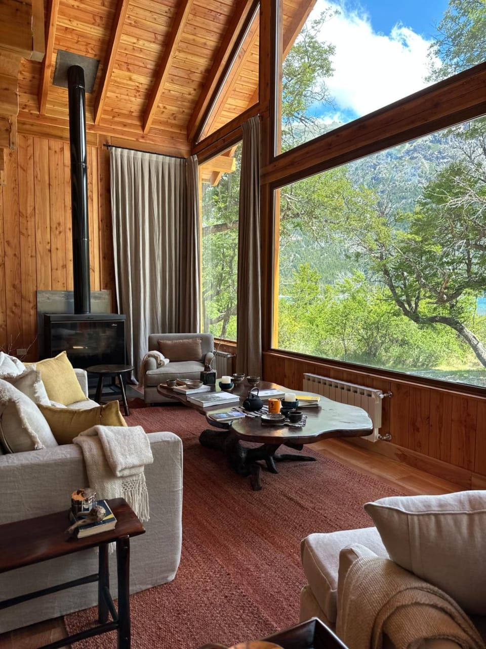 El Pedregoso Cabaña del Lago Chalet in Chubut Province, Argentina