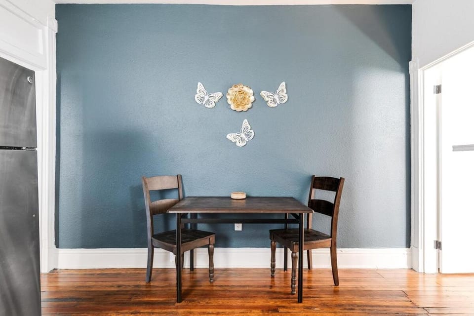 Seating area, Dining area, kitchen