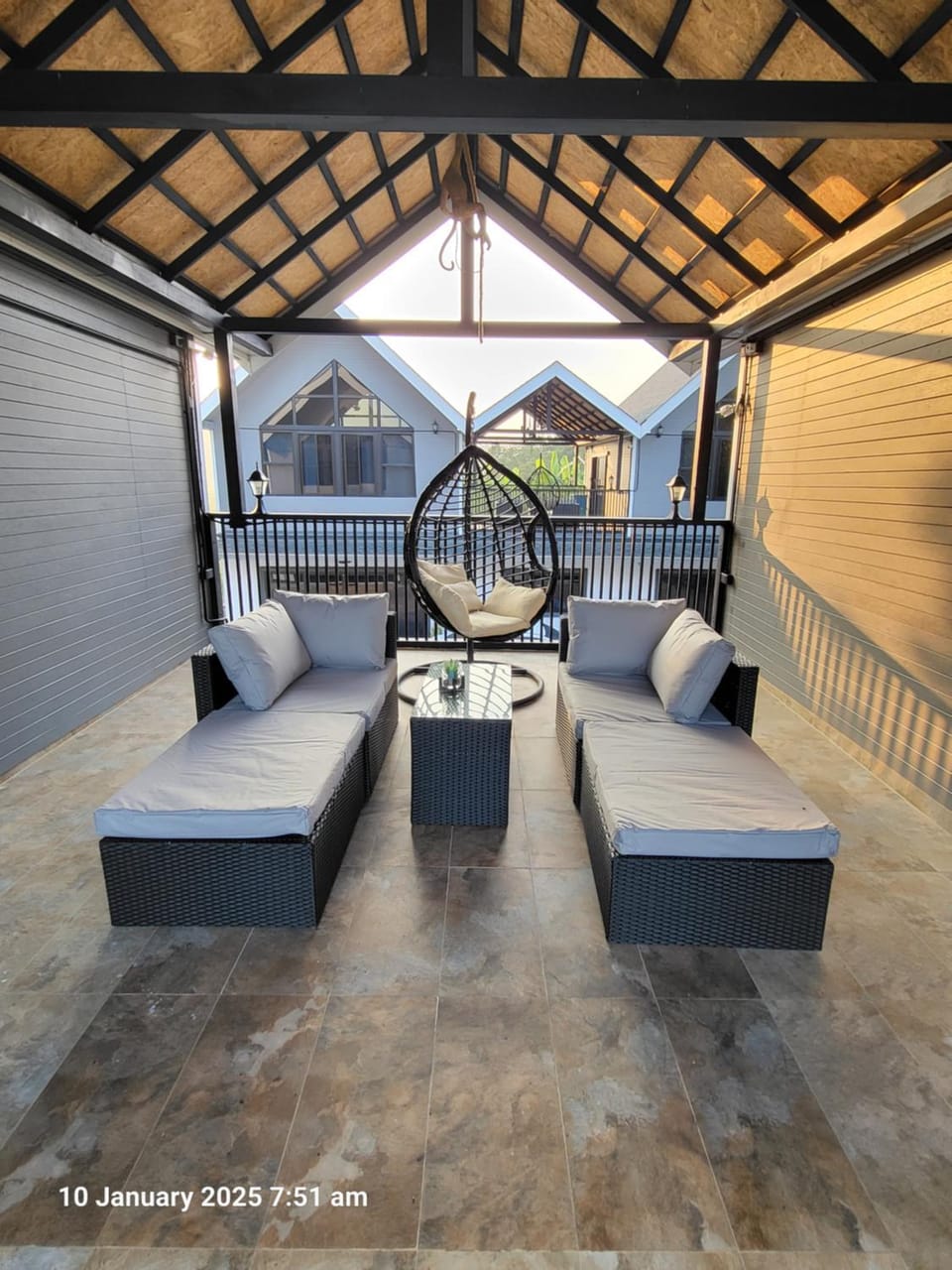 Living in Ping Villa in Thailand