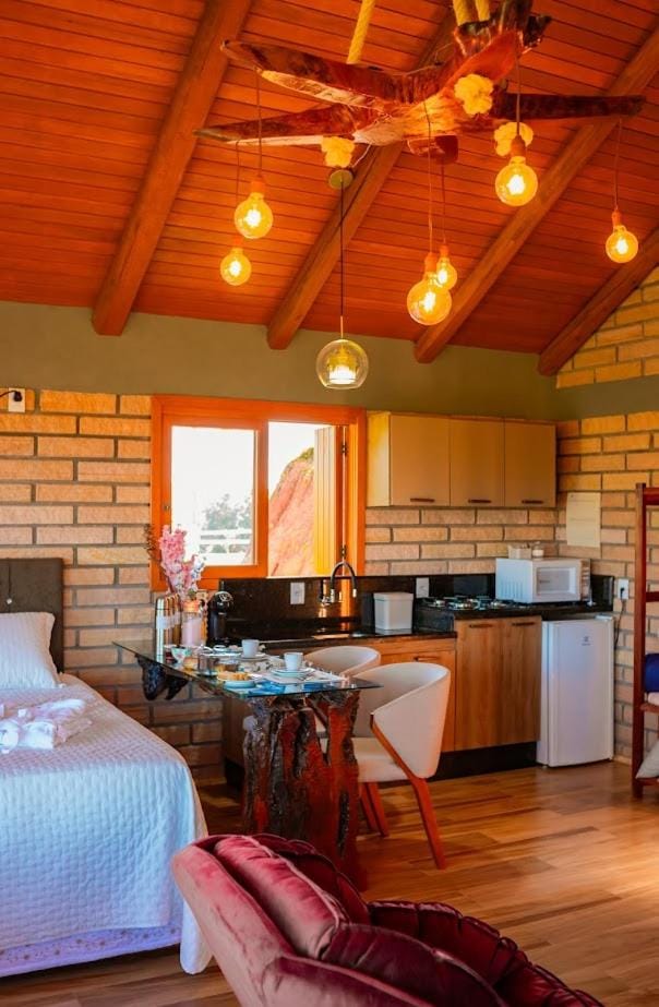 Kitchen or kitchenette, Dining area, Breakfast