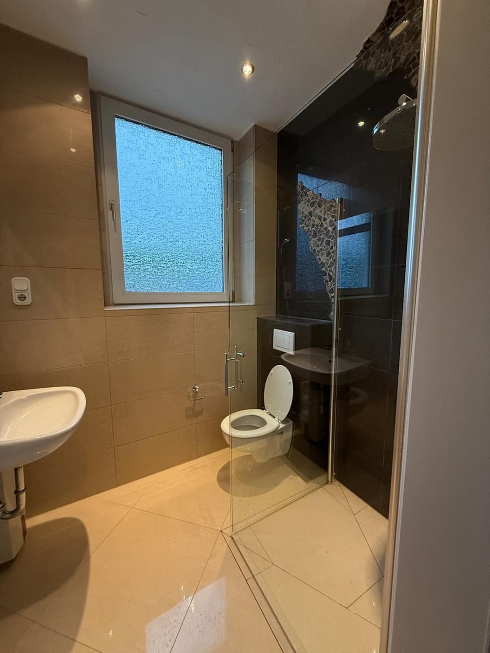 Shower, Toilet, Bathroom