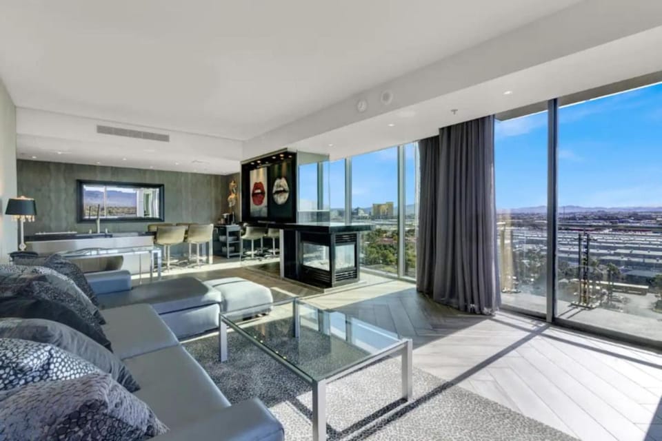 The Adele Palazzo Suite at Palms Place Hotel in Paradise
