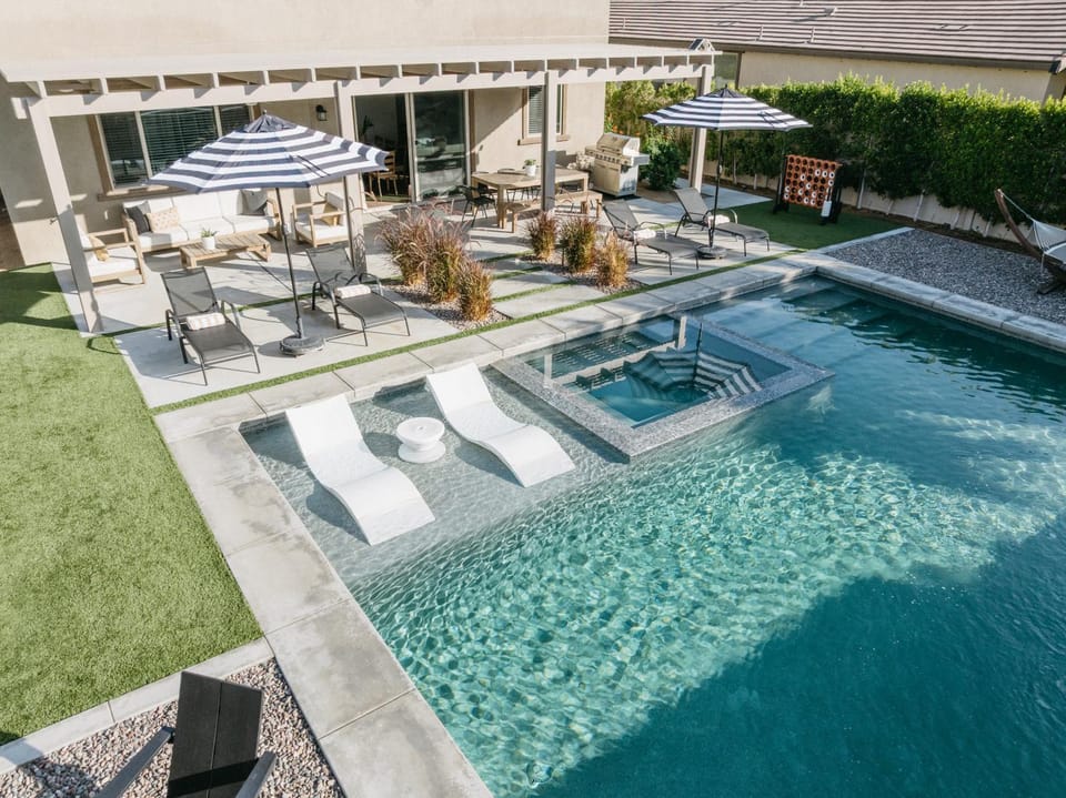 Patio, Patio, Pool view, Pool view, Swimming pool