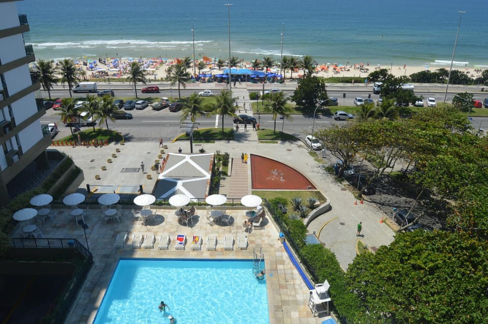 Bird's eye view, Pool view