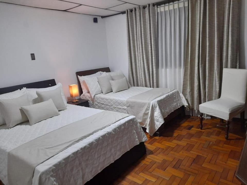 Modern, Comfortable, Spacious & Central House in Manizales