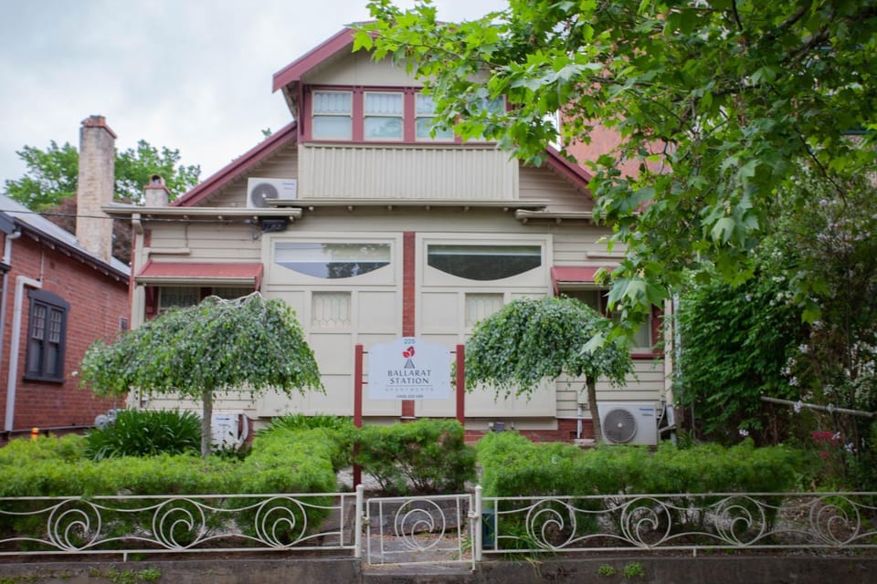 Large Studio Apartment with Spa Apartment in Ballarat
