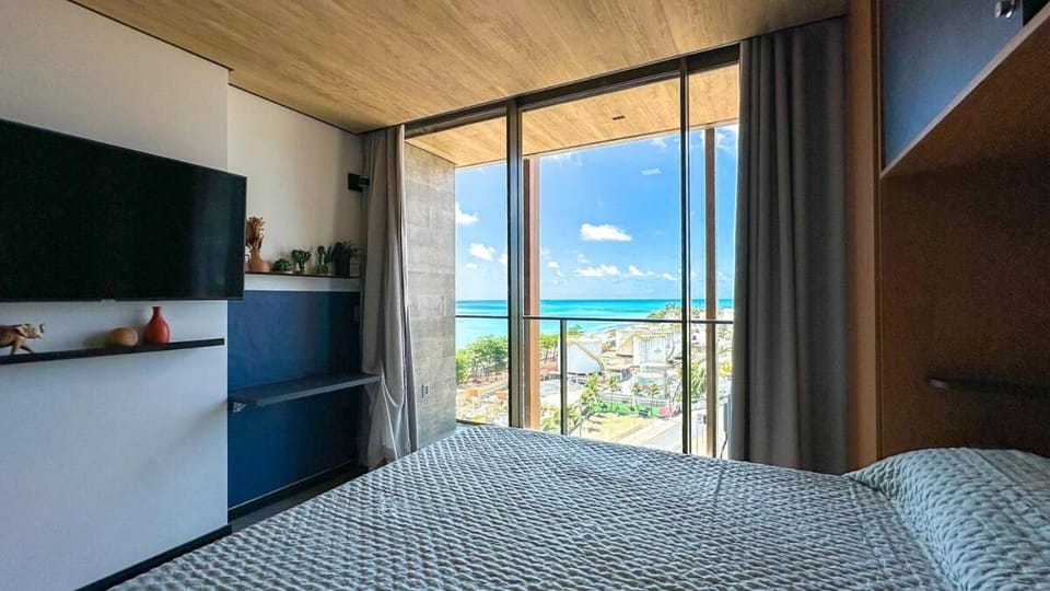 Communal lounge/ TV room, Bed, View (from property/room), Balcony/Terrace, Photo of the whole room, Bedroom