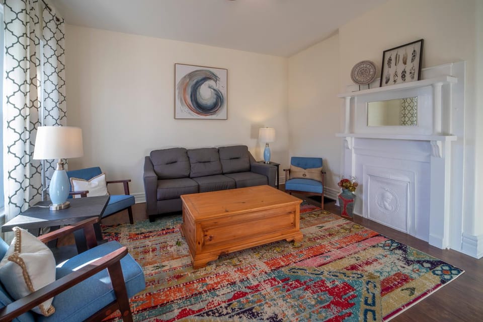 Living room, Seating area