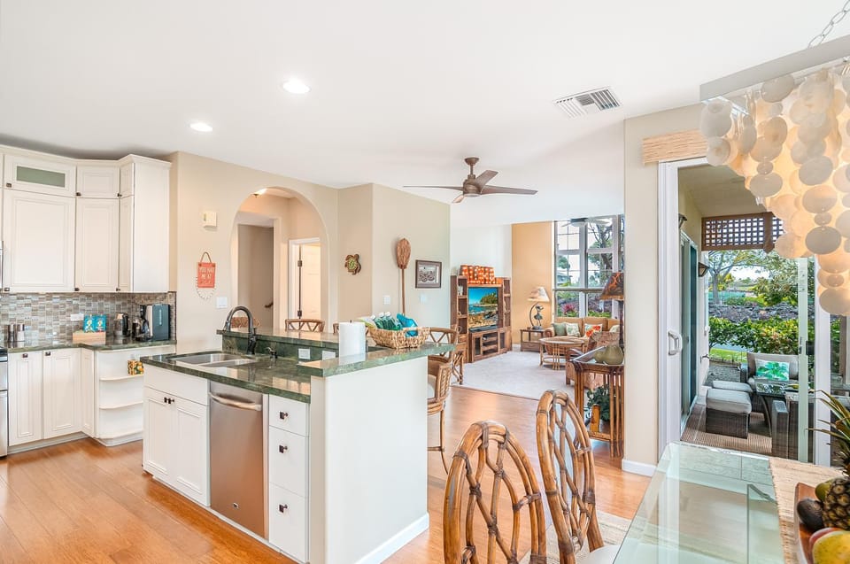 Kitchen or kitchenette, Dining area, dishwasher, oven, stove