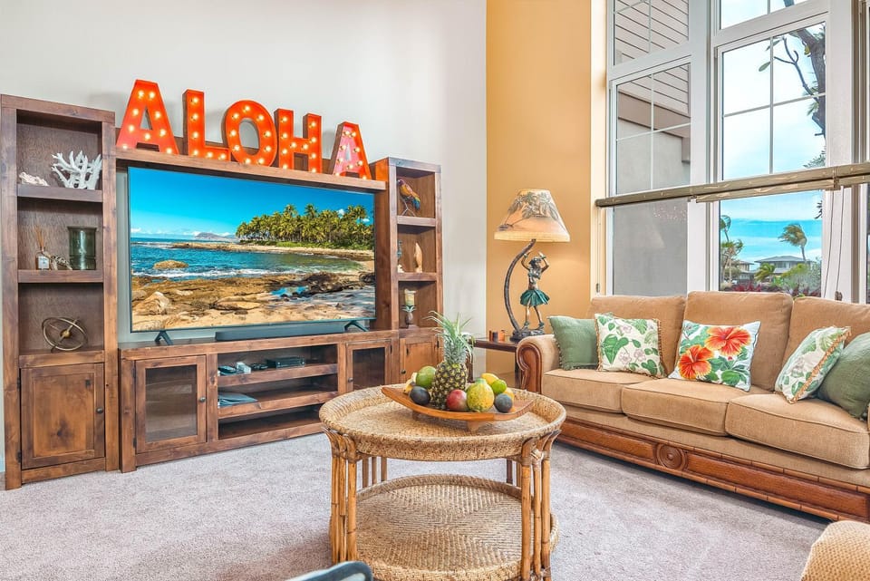 Natural landscape, TV and multimedia, Living room, Seating area