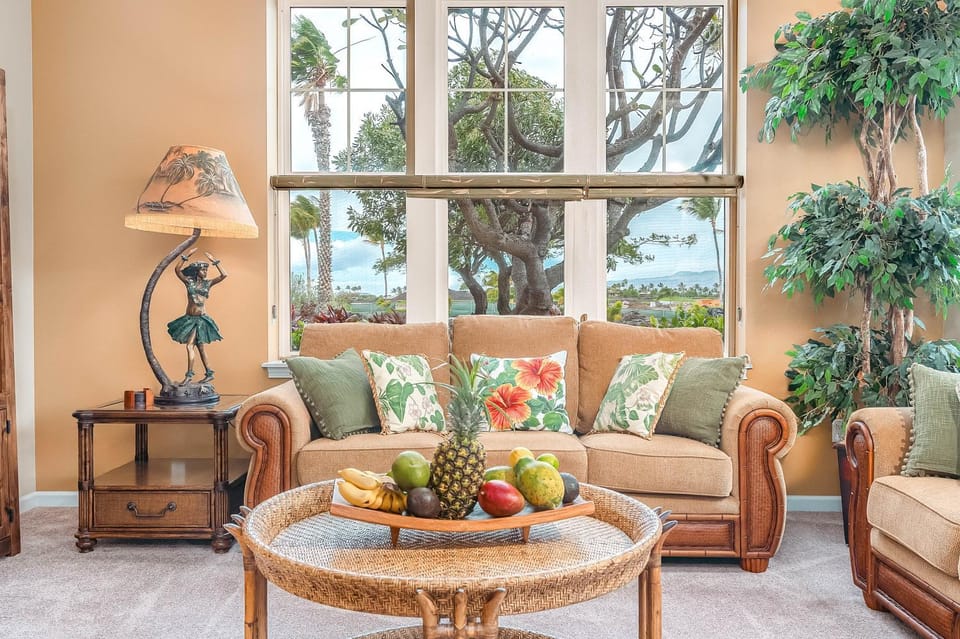 Garden, Living room, Seating area, Garden view
