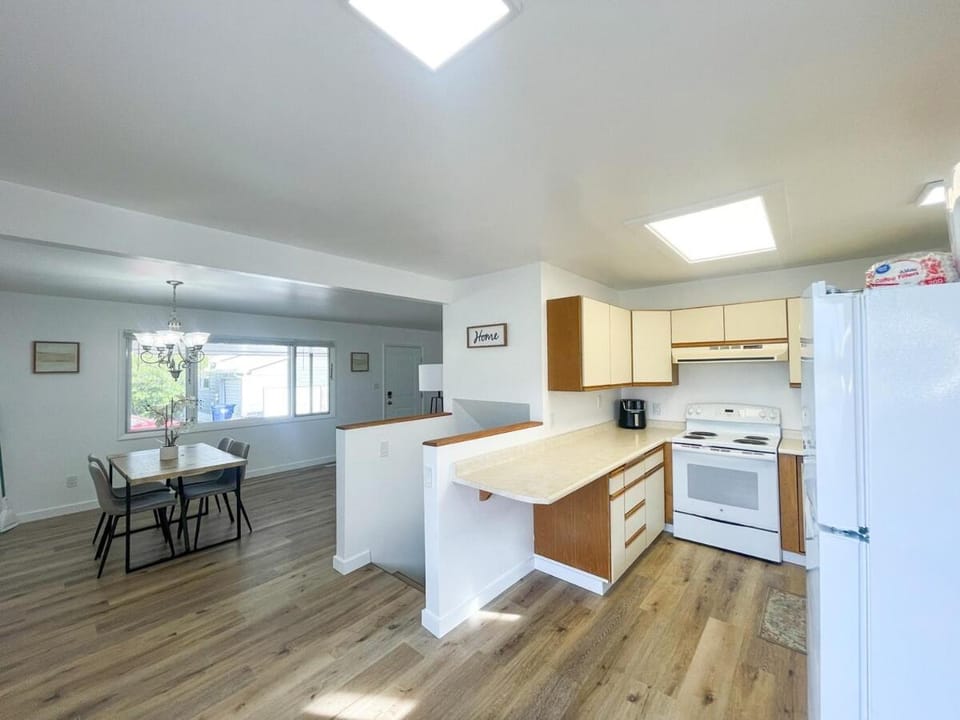 Charming 2BR 2BA in Great Falls! Apartment in Great Falls