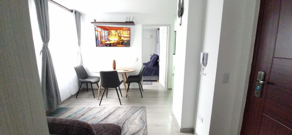 Seating area, Dining area