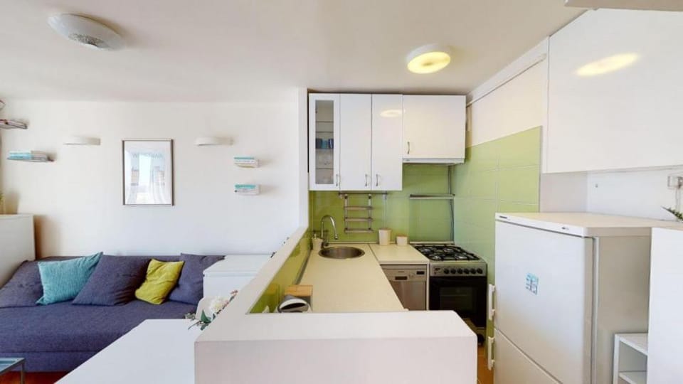 Bed, Living room, Photo of the whole room, Dining area, Bedroom, Breakfast, Breakfast, minibar, oven, stove