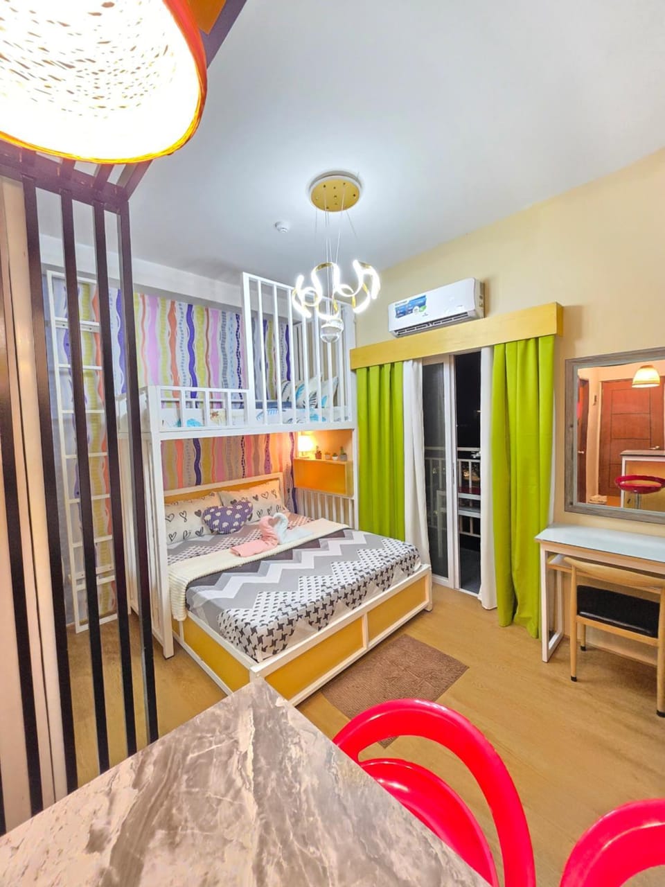 Bed, Photo of the whole room, Bedroom