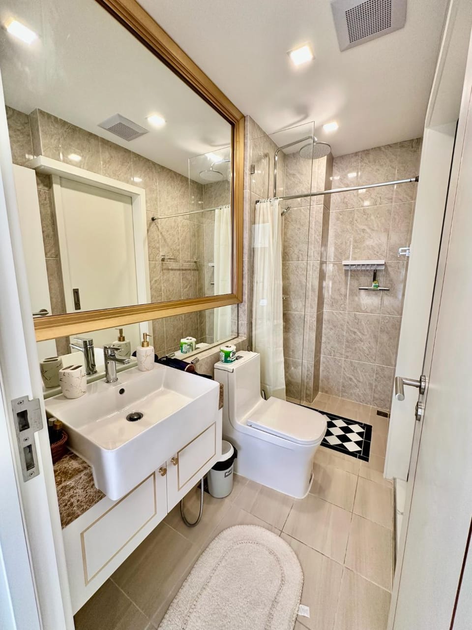 Shower, Toilet, Bathroom