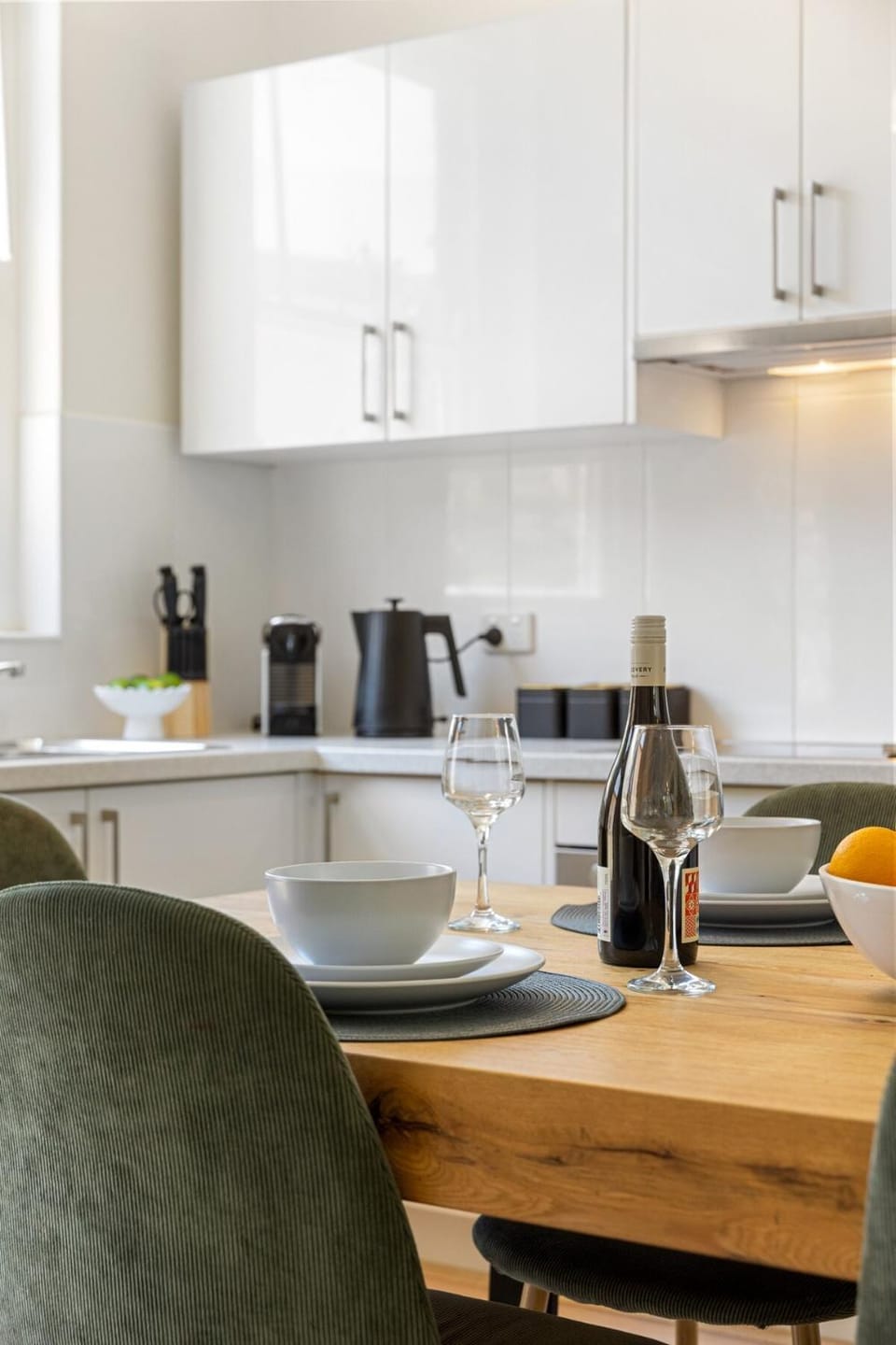 Kitchen or kitchenette, Dining area