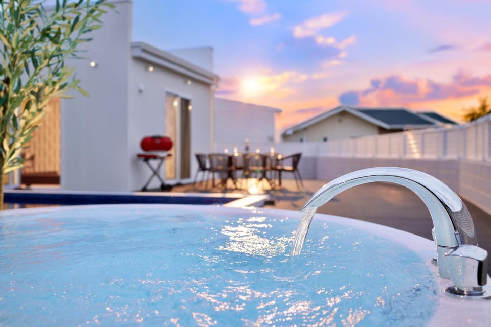 Balcony/Terrace, Pool view