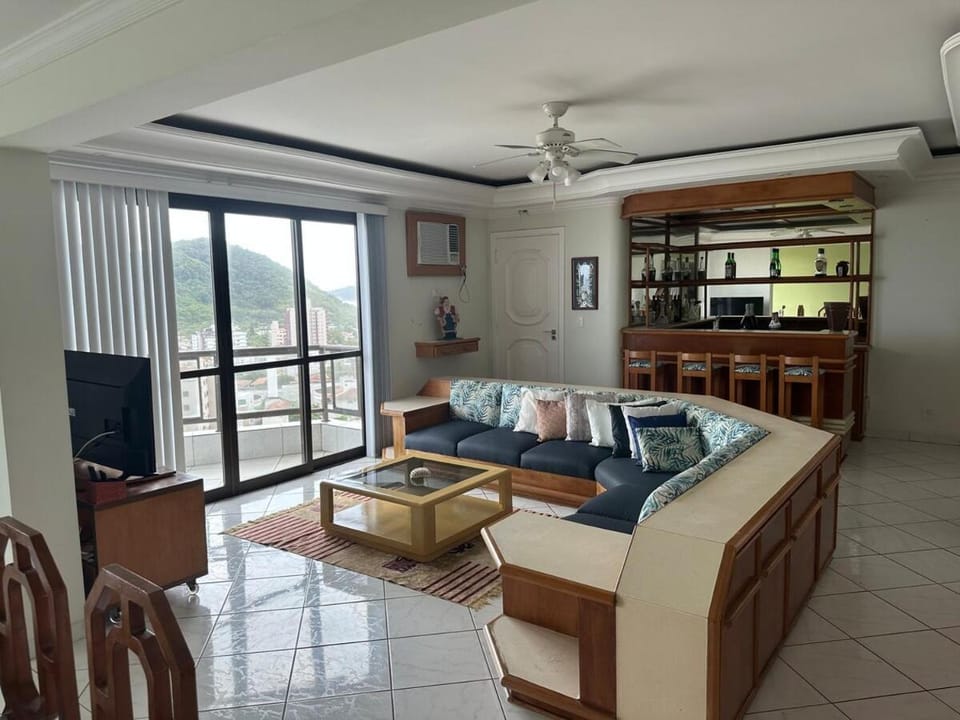 Apto alto padrão na Praia do Tombo Apartment in State of São Paulo