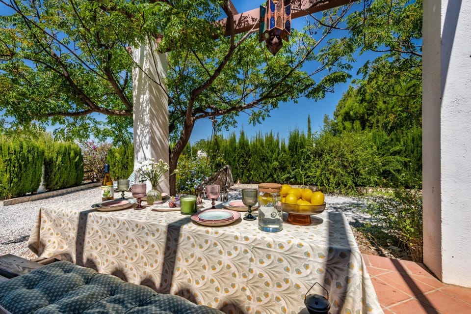 Garden, Food and drinks, Garden view