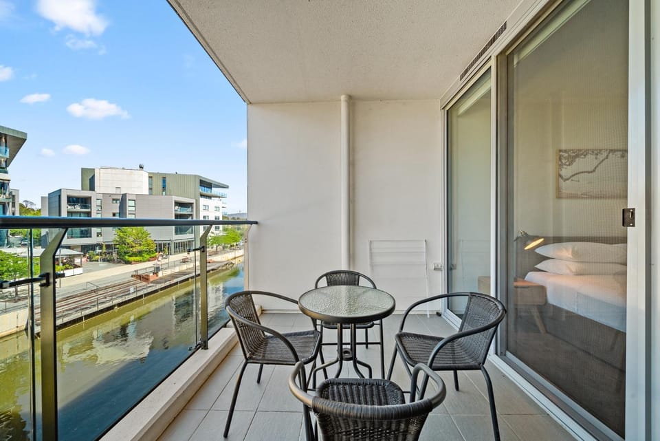Stylish 1-Bed Retreat Steps from Foreshore Apartment in Canberra