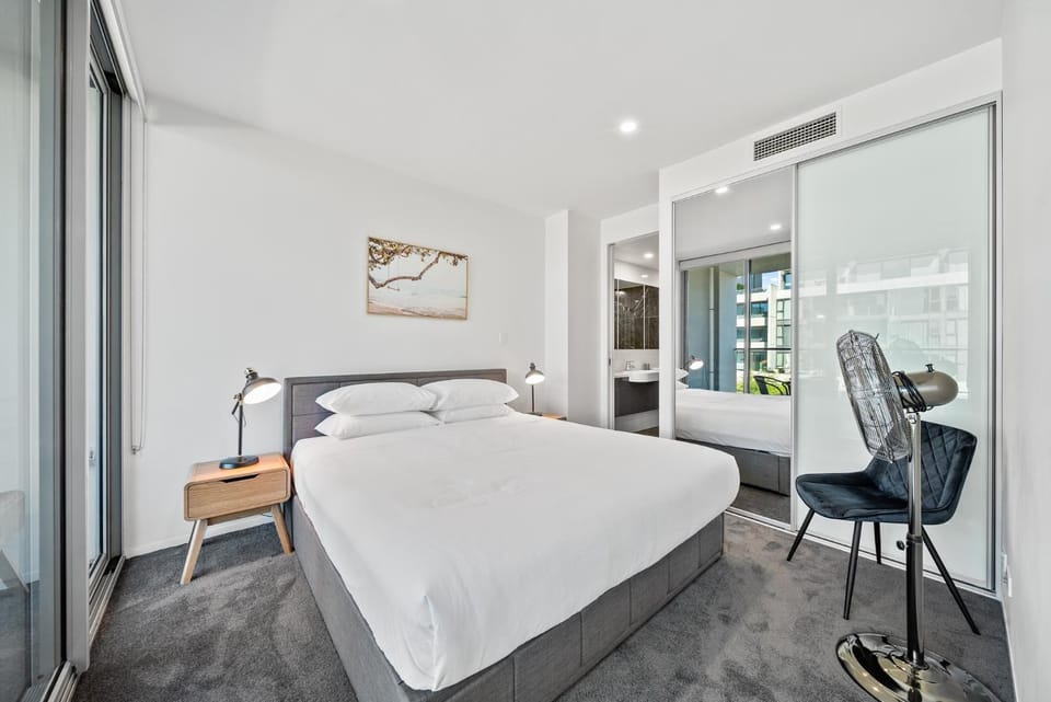 Stylish 1-Bed Retreat Steps from Foreshore Apartment in Canberra