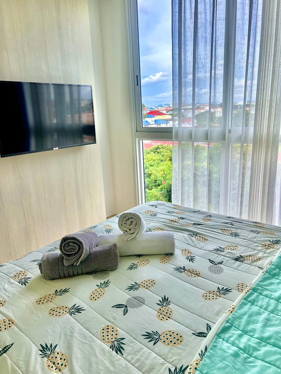 City Garden Olympus balcony near walking street Apartment in Pattaya City